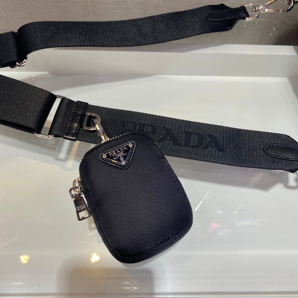 PRADA SMALL FLAP BAG 21 IN BLACK TRIANGULAR QUILTED PATTERN RE-NYLON