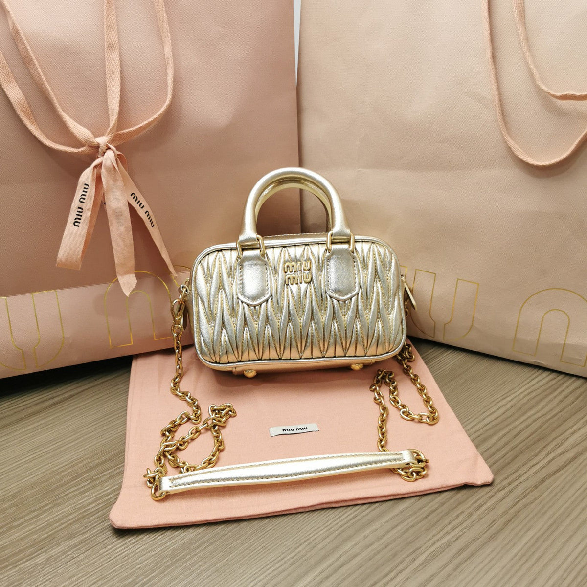 TOO PRETTY 17 HANDBAG GOLDEN LAMBSKIN