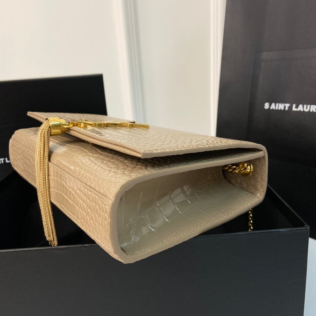 KATE TASSEL 24 CROCODILE PATTERN CALFSKIN BEIGE CREAM WITH GOLD LOGO