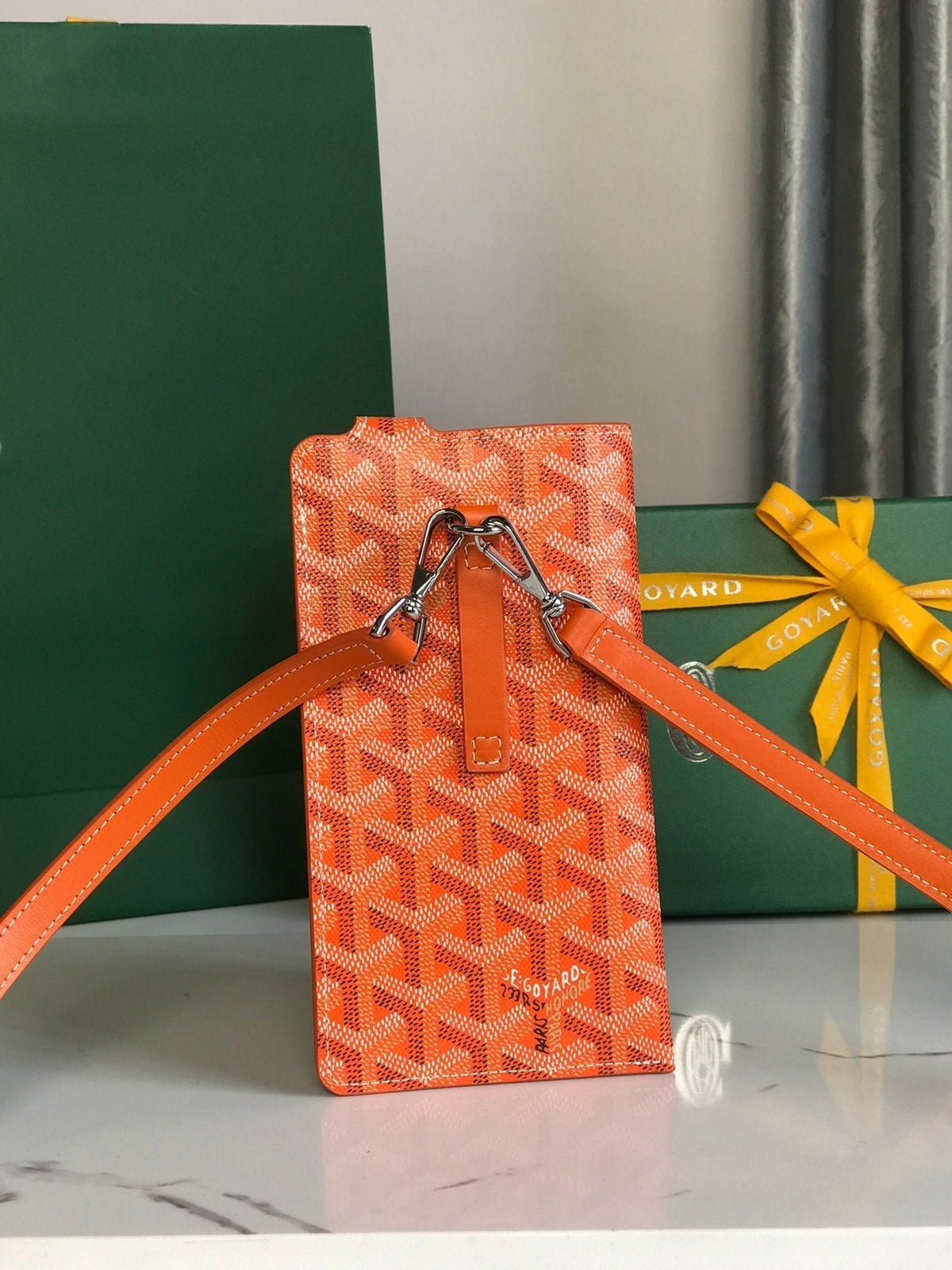 MONTMARTRE GM CASE 18 IN ORANGE GOYARDINE CANVAS