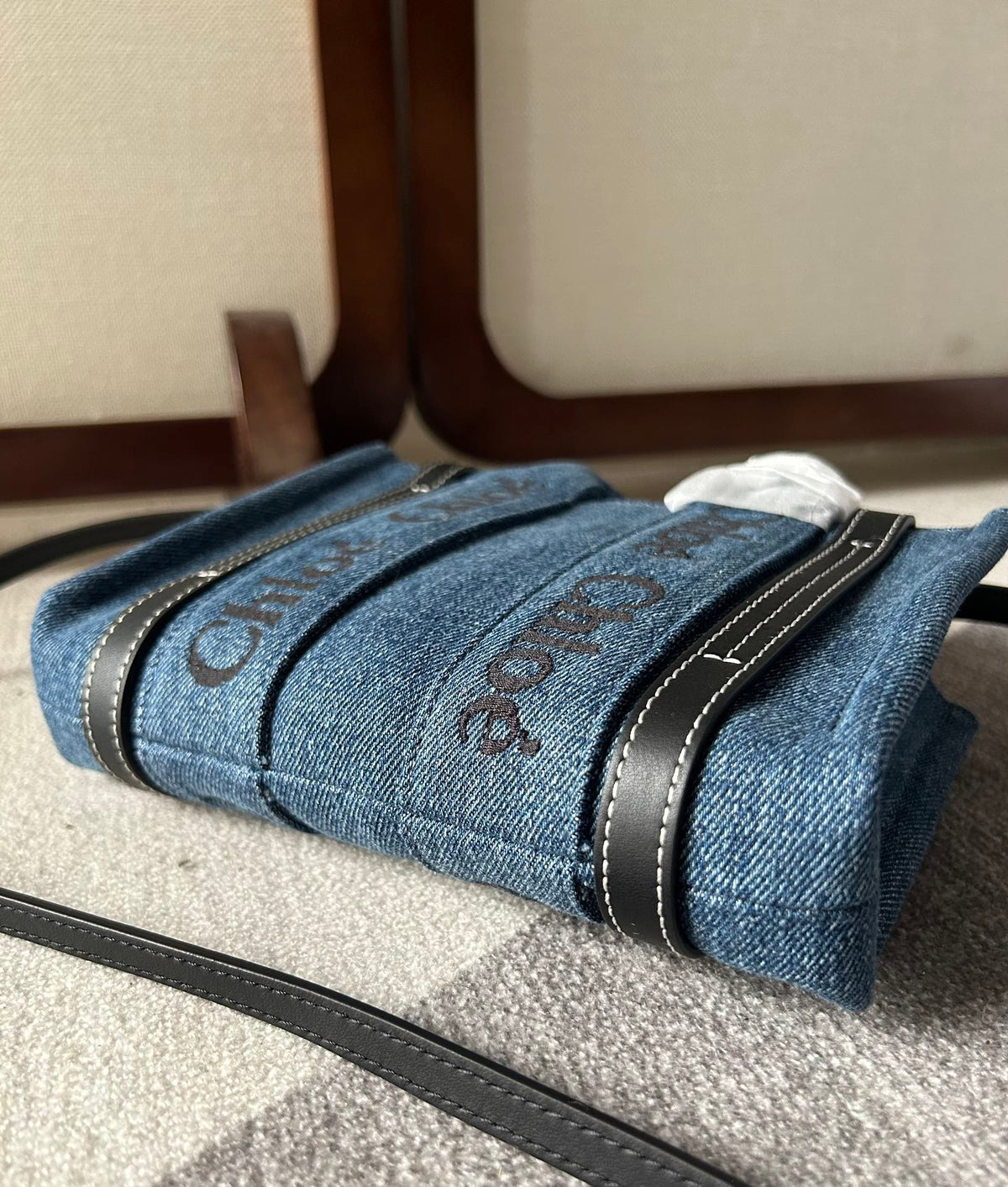 MINI WOODY TOTE BAG 20 IN BLUE DENIM BLACK CALFSKIN