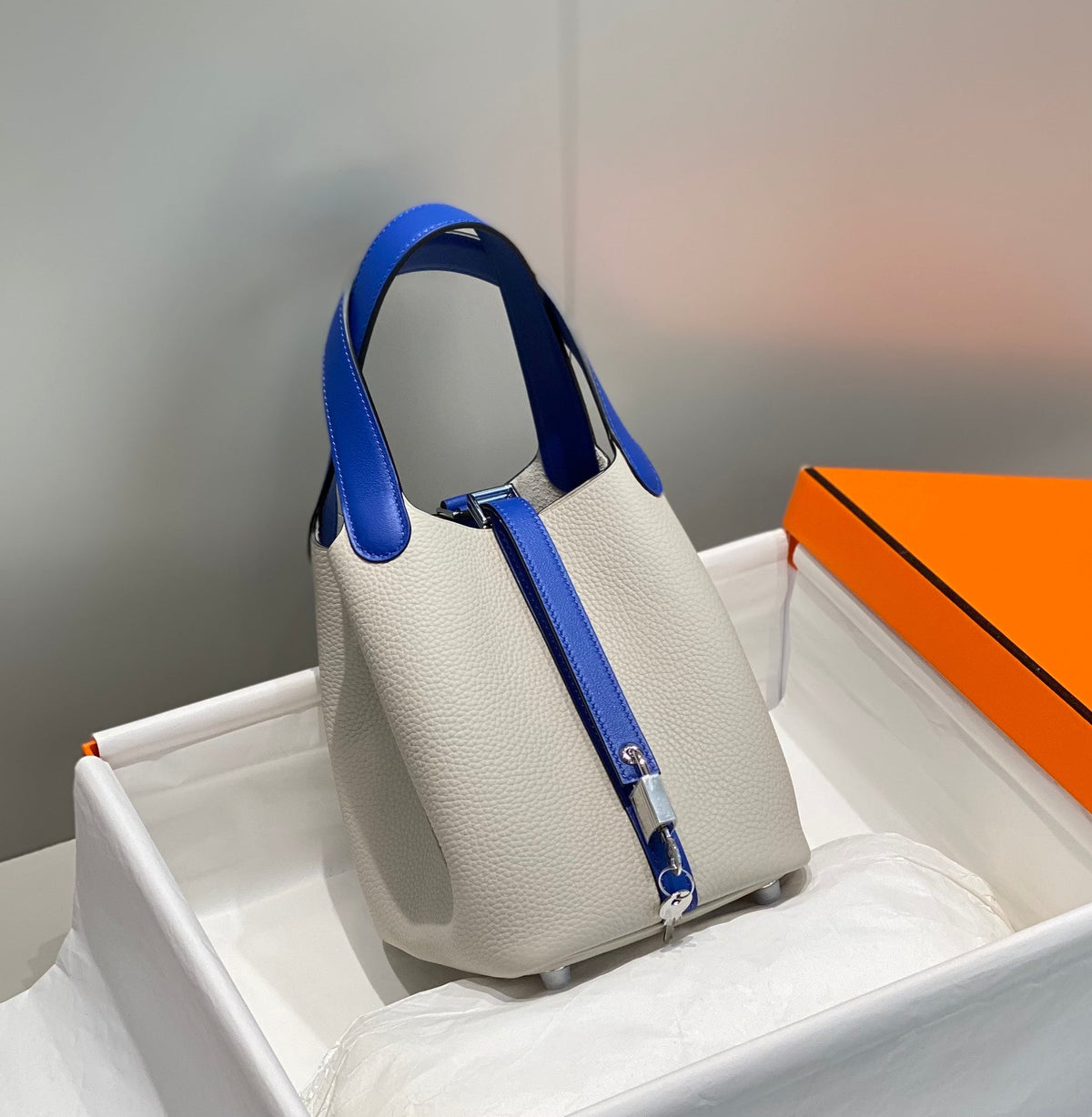 HERMES 25S PICOTIN LOCK 18 IN PEARL GRAY AND ELECTRIC BLUE CALFSKIN SILVER HARDWARE
