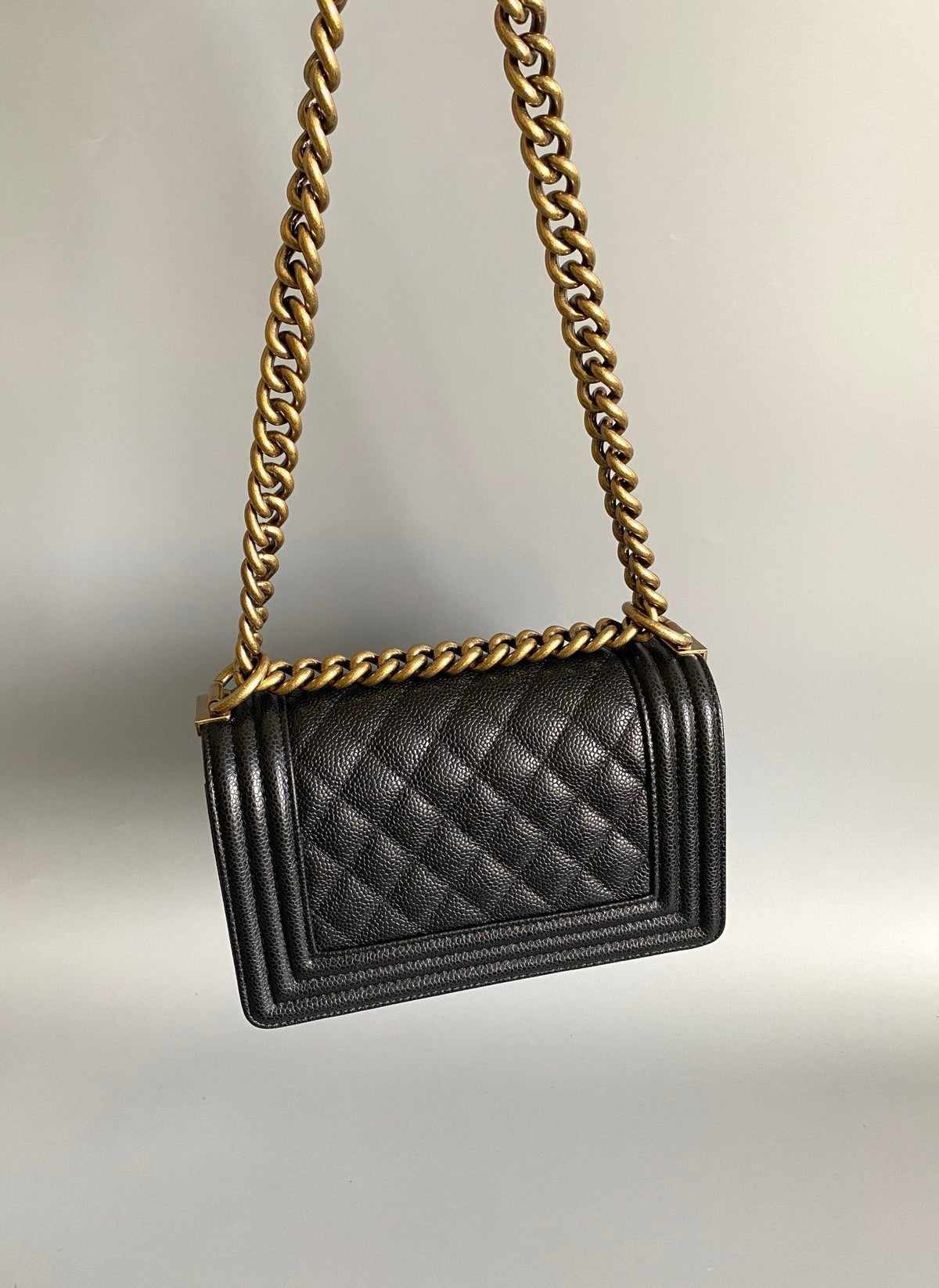 CHANEL SMALL BOY BAG 20 IN BLACK LAMBSKIN GOLD HARDWARE