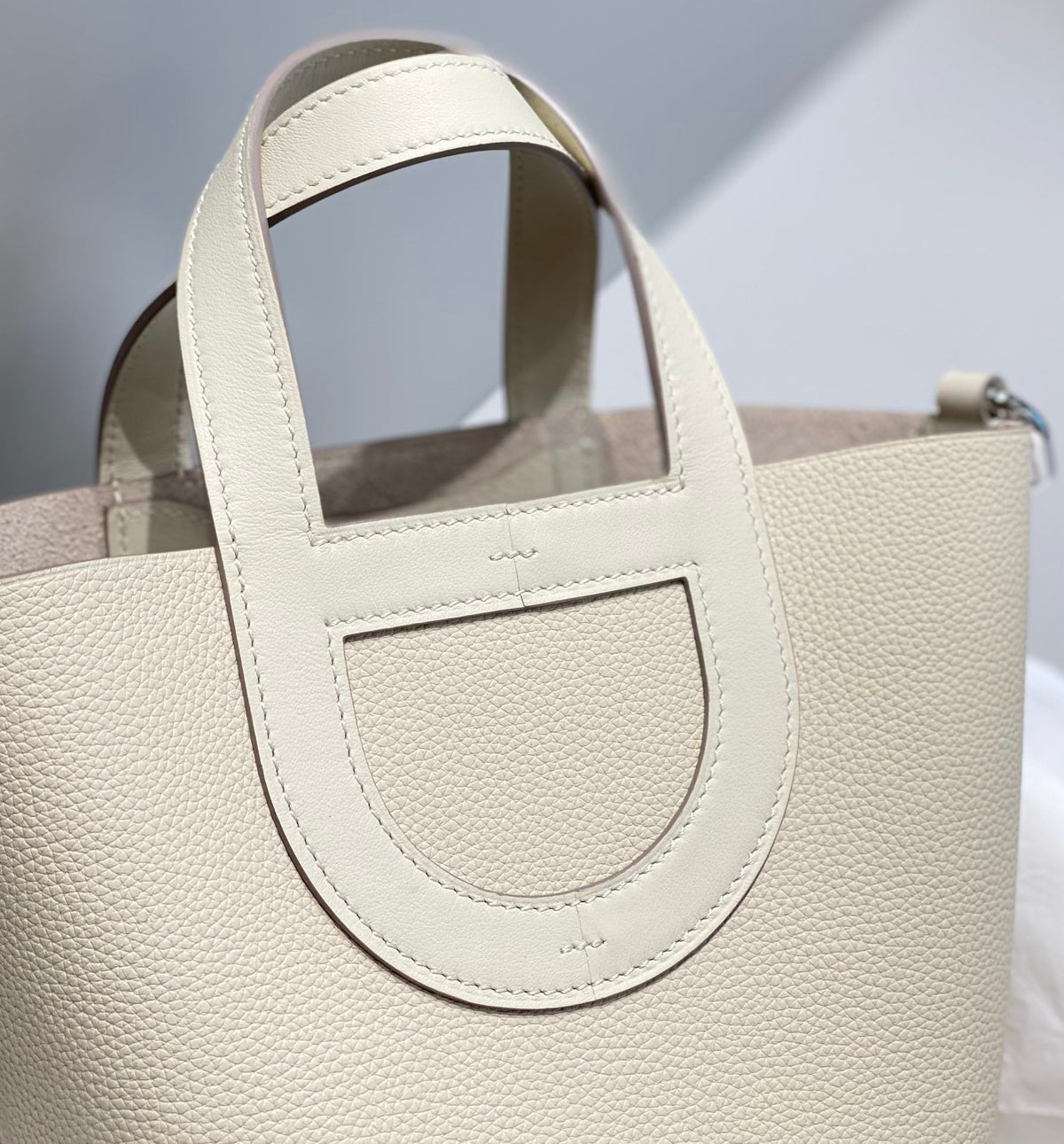 HERMES 25S IN THE LOOP 18 IN IVORY CALFSKIN SILVER HARDWARE