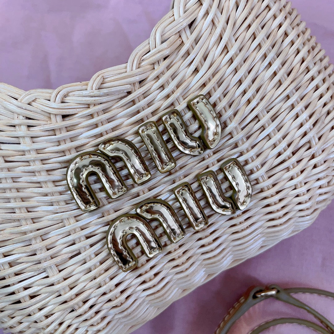 WANDER WICKER BAG 20 IN TAN RATTAN