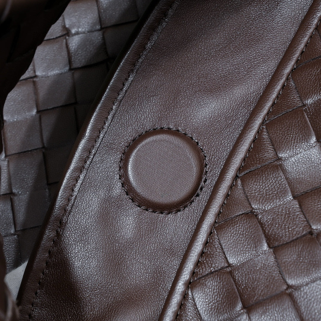 LARGE HOP 54 IN BROWN LAMBSKIN