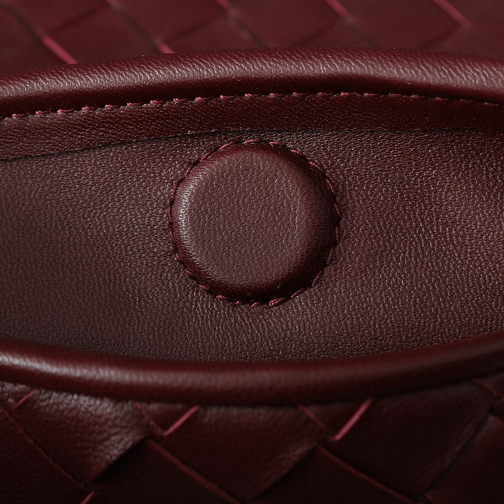 LARGE HOP 54 IN BURGUNDY LAMBSKIN