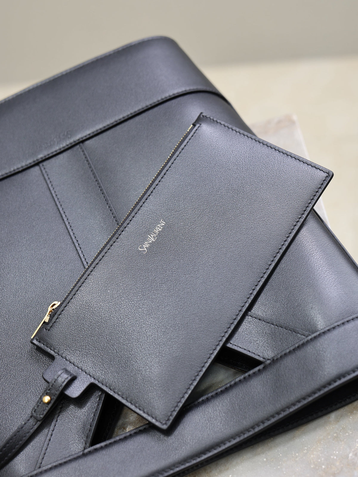 YSL 25S Y SMALL BUCKET 29 IN BLACK CALFSKIN GOLD HARDWARE