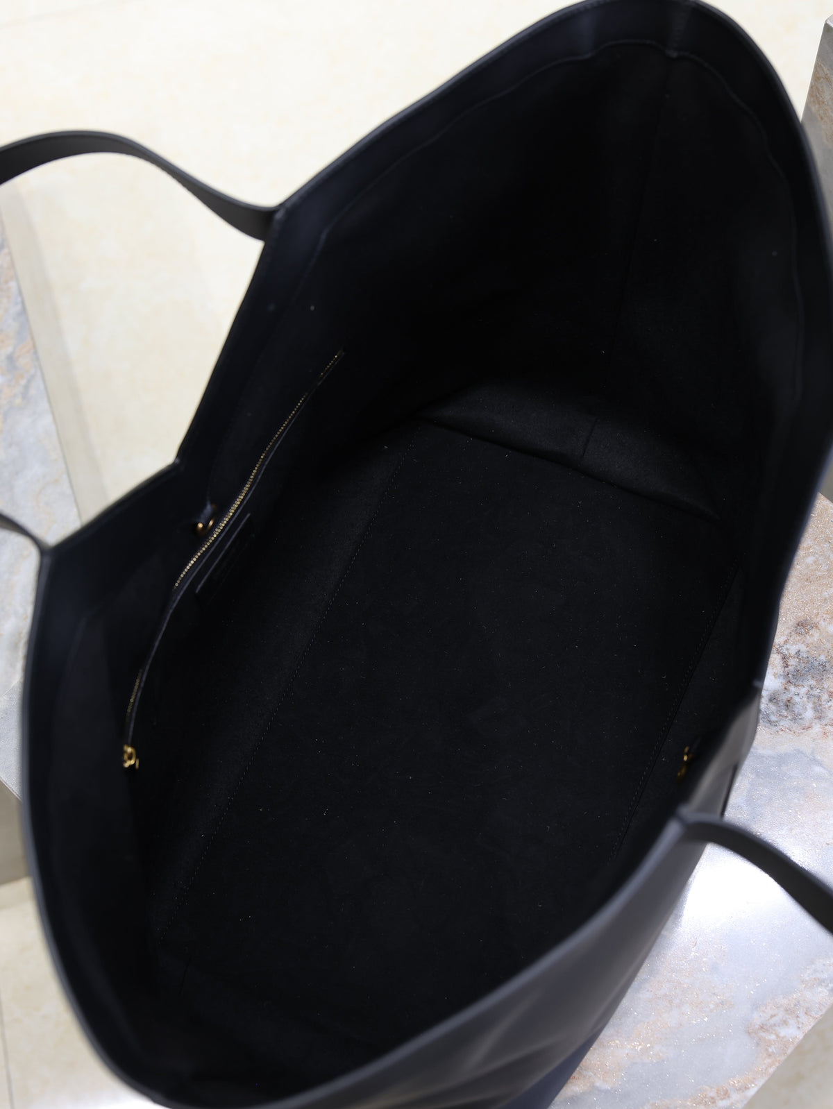 YSL 25S Y TOTE 50 IN BLACK CALFSKIN GOLD HARDWRE