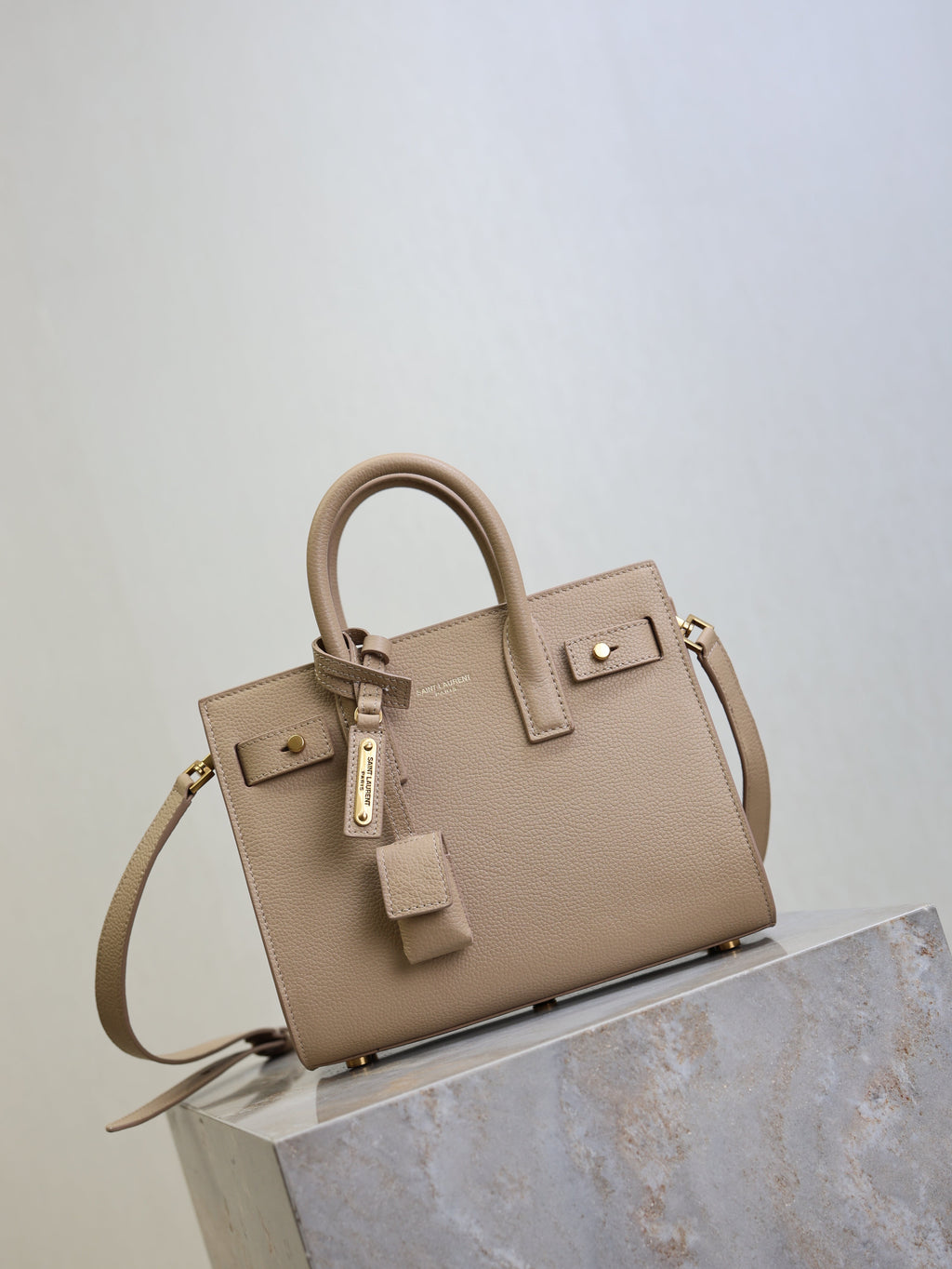 YSL 25S SAC DE JOUR 22 IN DARK BEIGE SUPPLE GRAINED CALFSKIN