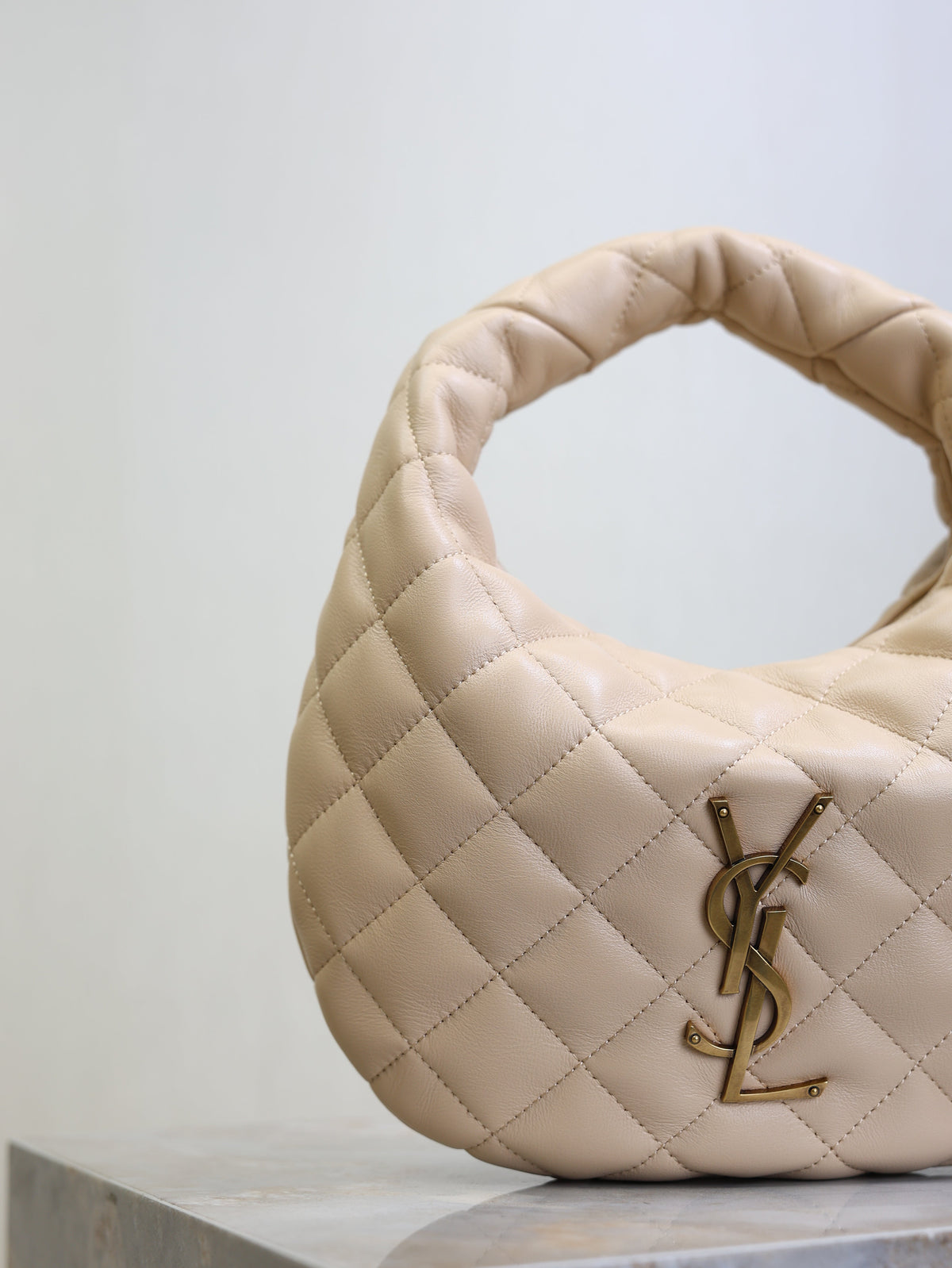 YSL 25S ICARINO 17 IN BEIGE QUILTED CALFSKIN GOLD HARDWRE