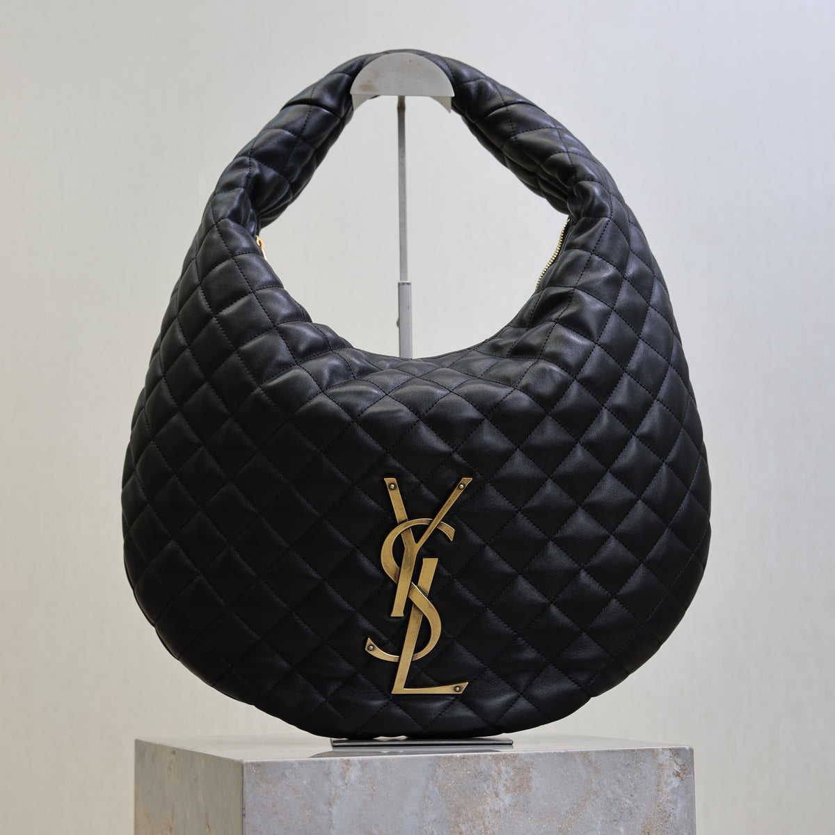 YSL 25S ICARE HOBO 44 IN BLACK QUILTED CALFSKIN GOLD HARDWARE