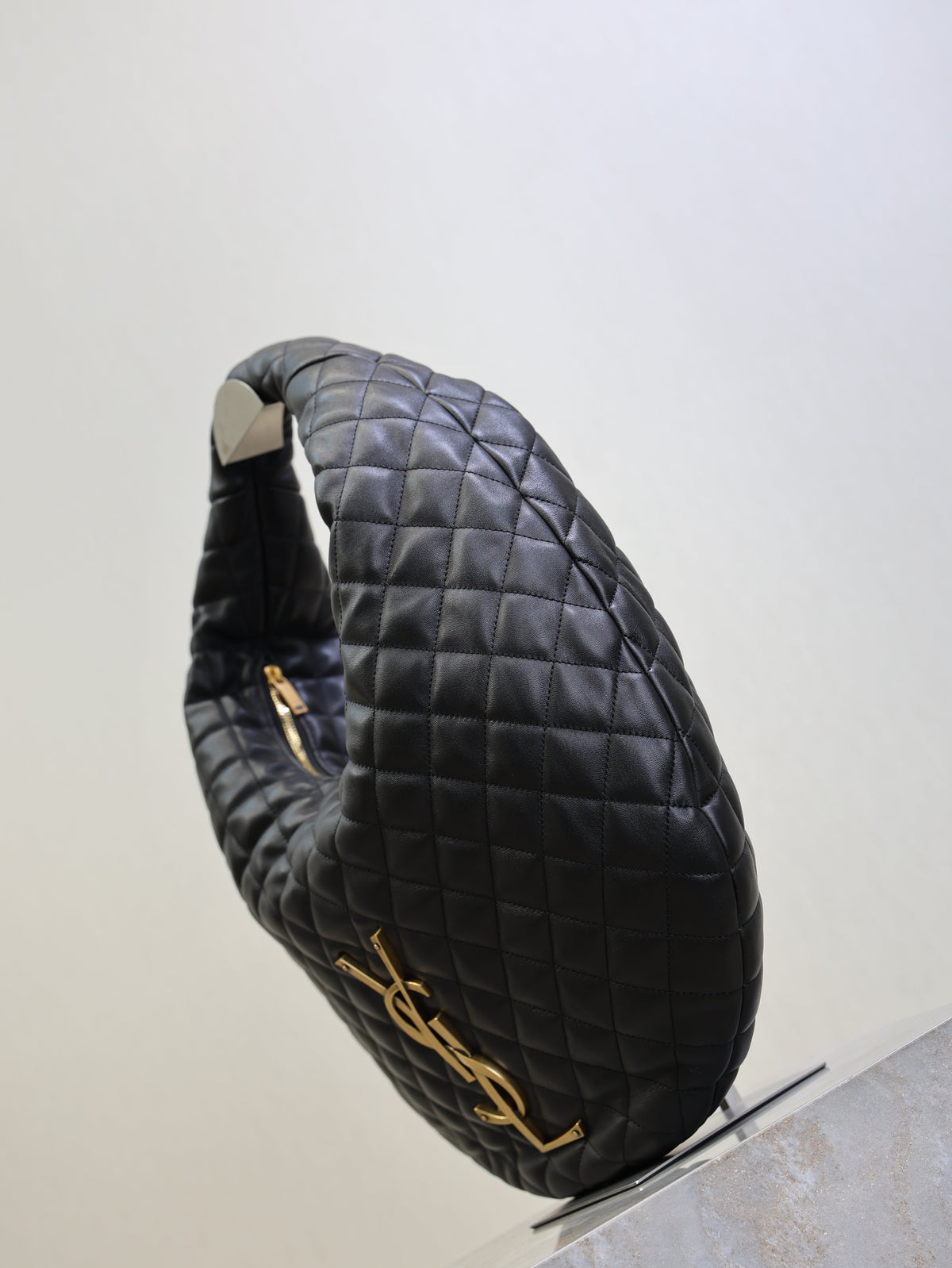 YSL 25S ICARE HOBO 44 IN BLACK QUILTED CALFSKIN GOLD HARDWARE