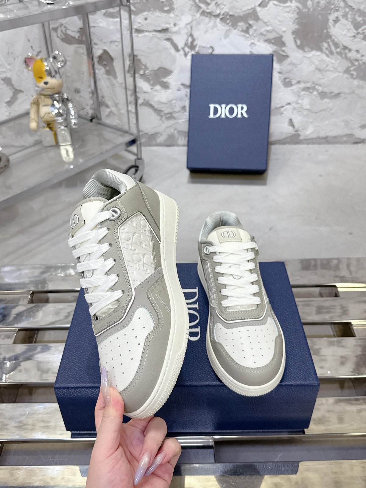 DIOR 25S B27 UPTOWN LOW-TOP SNEAKERS IN GREY MIX CREAM WHITE CALFSKIN STYLE 4