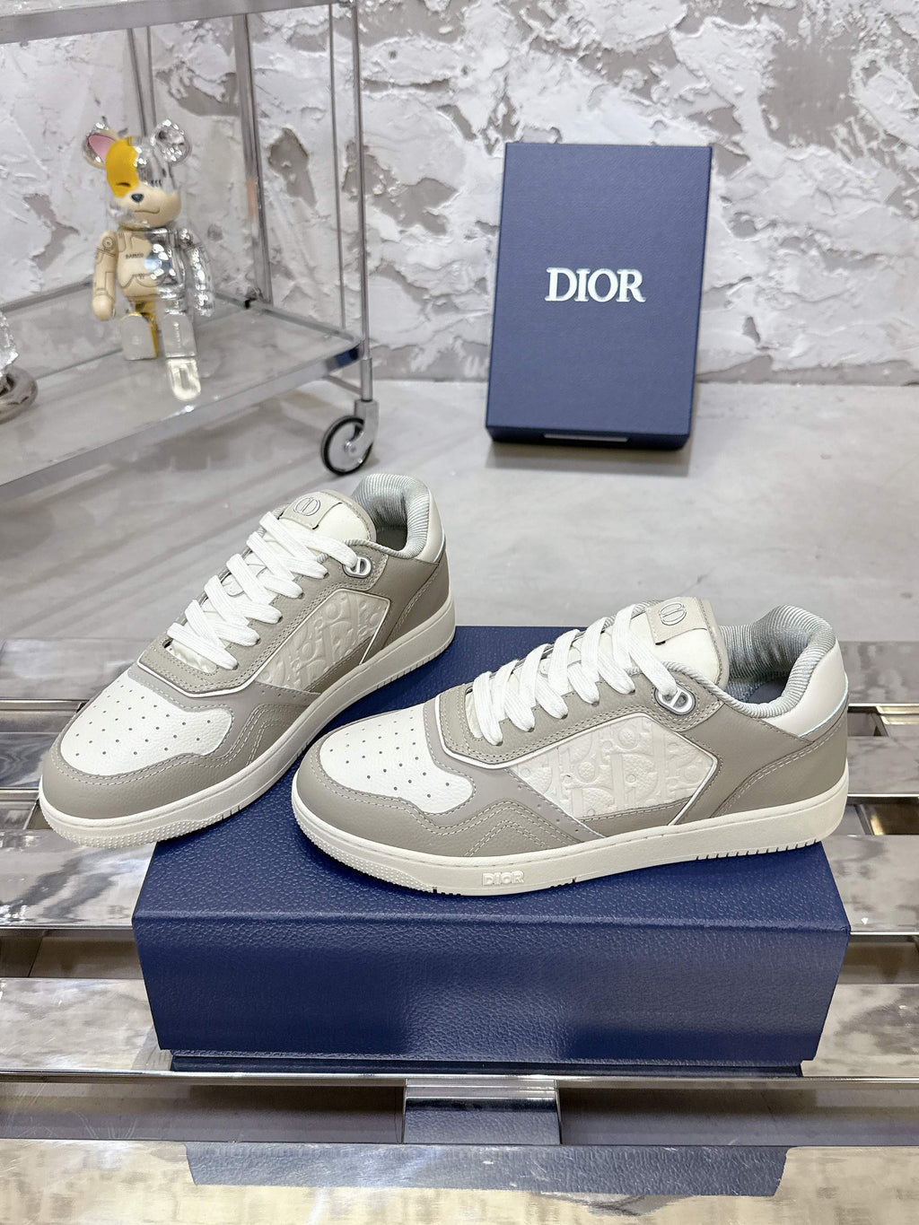 DIOR 25S B27 UPTOWN LOW-TOP SNEAKERS IN GREY MIX CREAM WHITE CALFSKIN STYLE 4