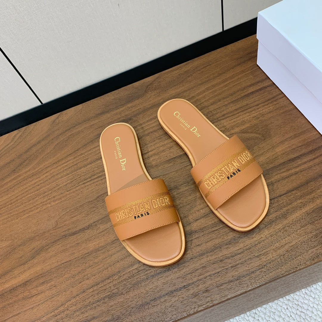 DIOR 25S DWAY SLIDE IN LIGHT BROWN CALFSKIN