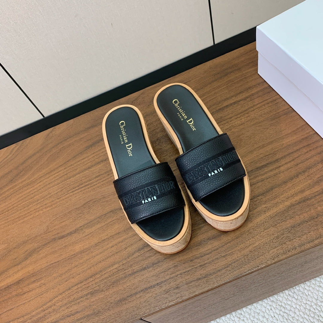 DIOR 25S DWAY WEDGE SLIDE 90 MM IN BLACK CALFSKIN