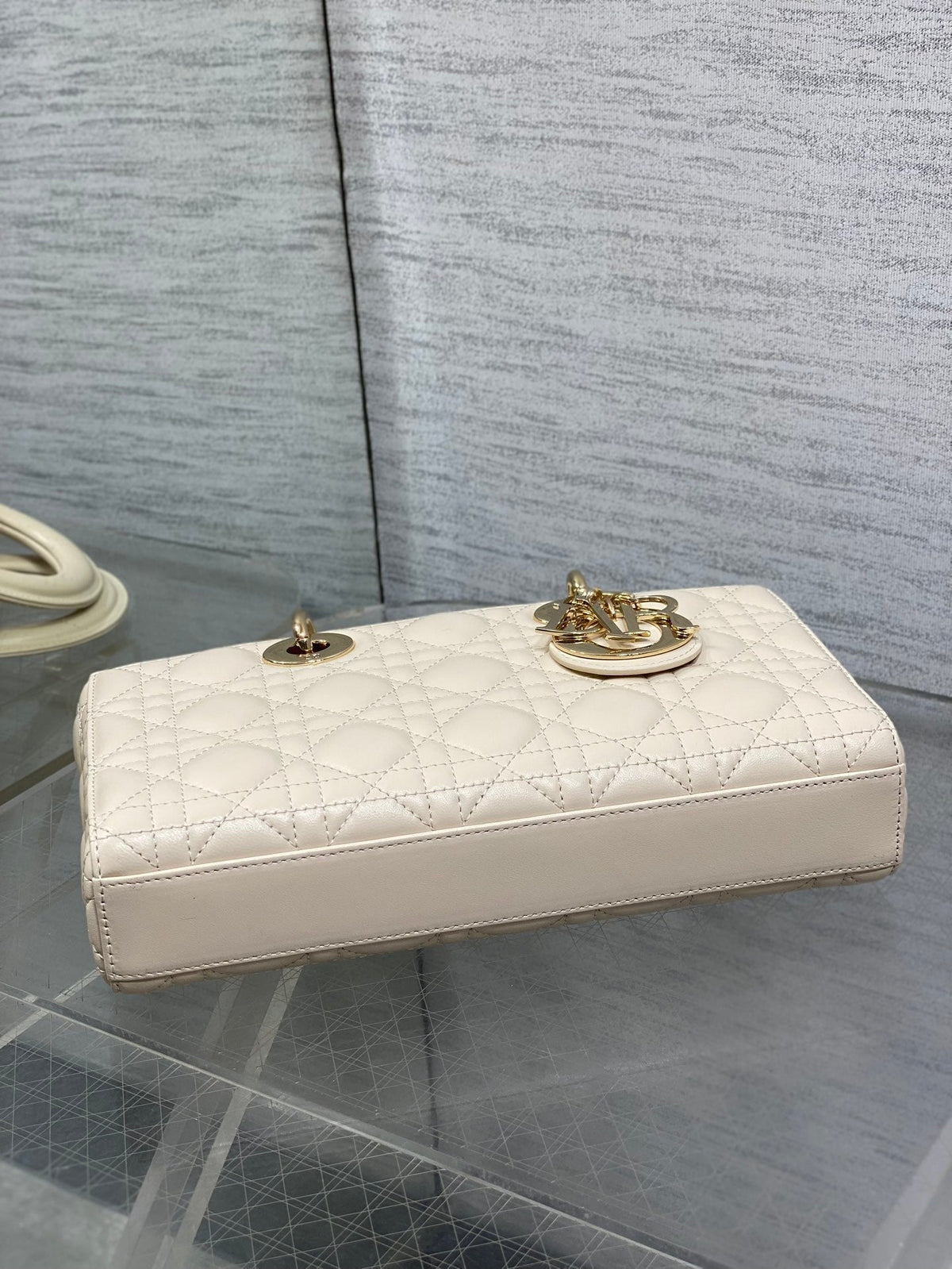 DIOR 25S MEDIUM LADY D-JOY 26 IN BEIGE LAMBSKIN GOLD HARDWARE
