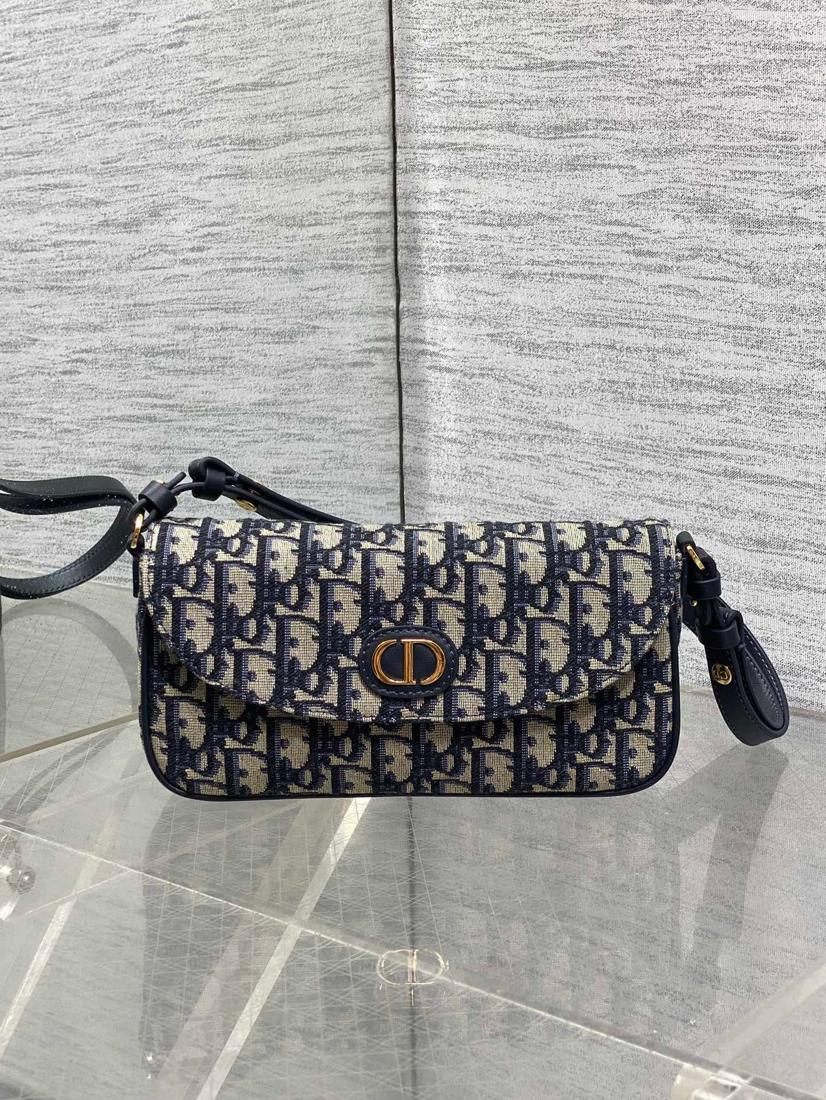 DIOR 25S 30 MONTAIGNE AVENUE BAG 23 IN BLUE CANVAS  OBLIQUE JACQUARD