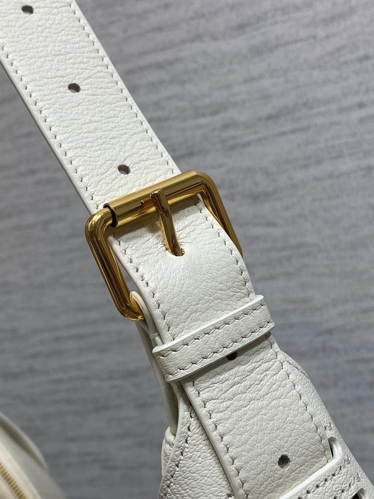 DIOR 25S VOYAGE BAG 34 IN IVORY FLAT MACROCANNAGE GRAINED CALFSKIN