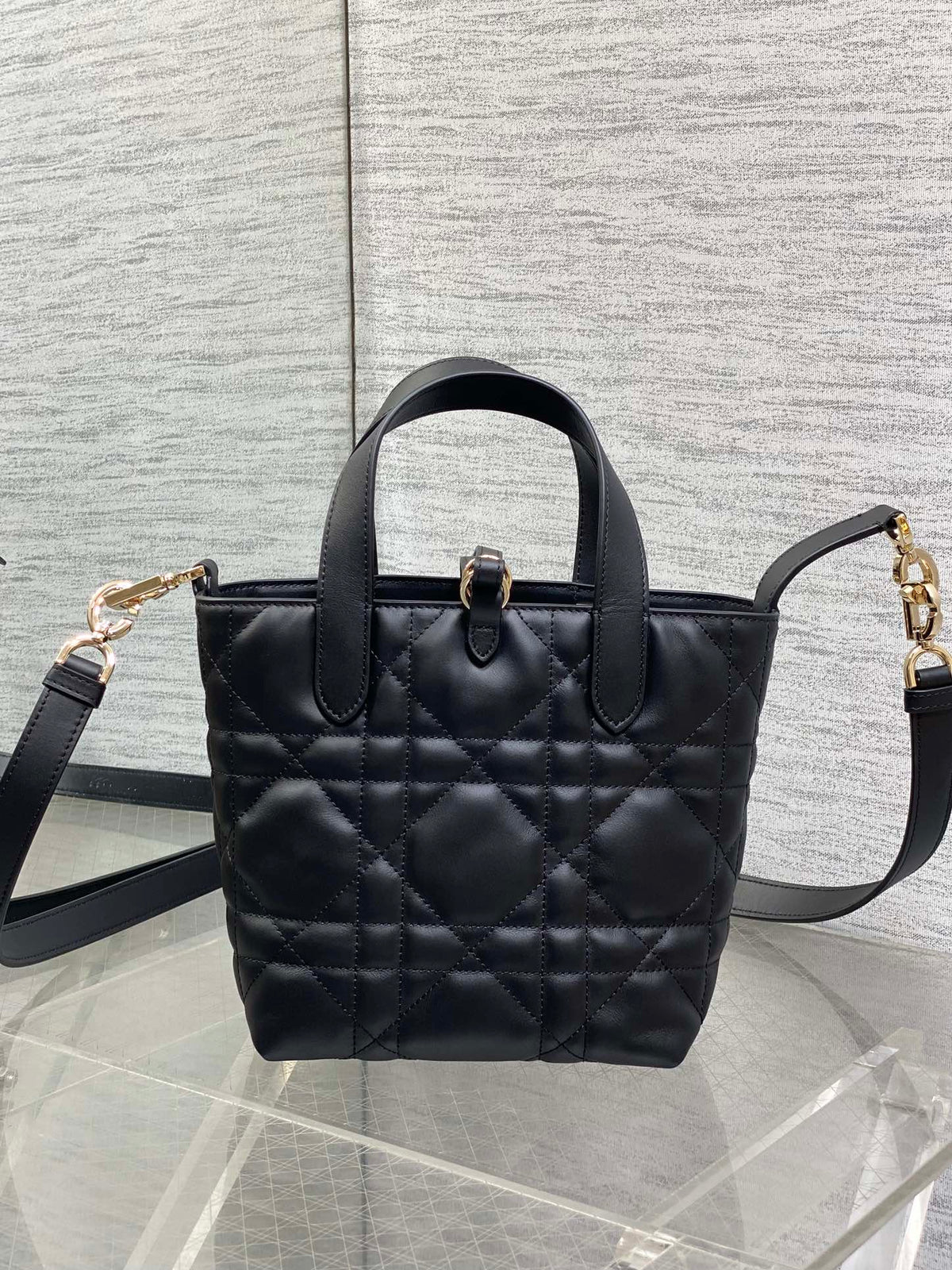 DIOR 25S TOUJOURS VERTICAL TOTE BAG 18 IN BLACK CALFSKIN WITH CHARM BRACELET STRAP