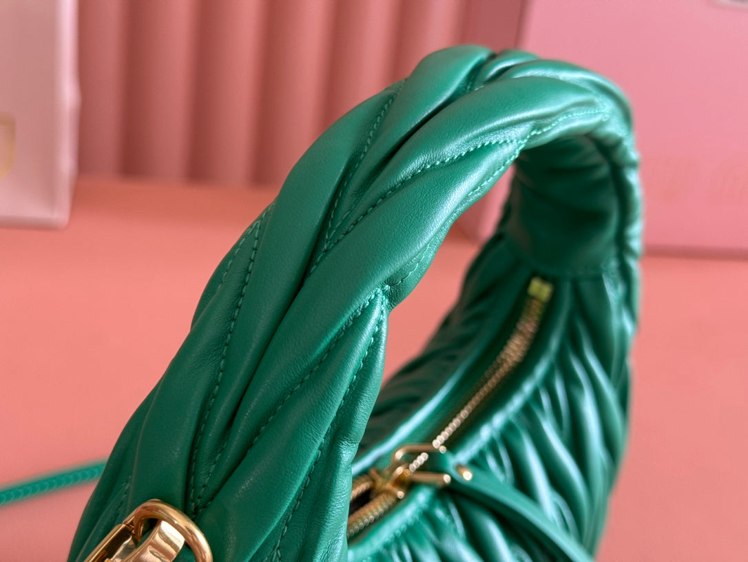 WANDER MATELASSÉ HANDBAG 23 IN PINE GREEN LAMBSKIN