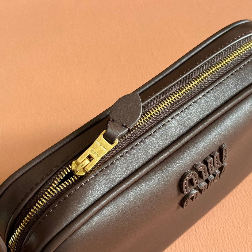MIUMIU 26S POUCH BAG 20 IN DARK BROWN CALFSKIN GOLD HARDWARE
