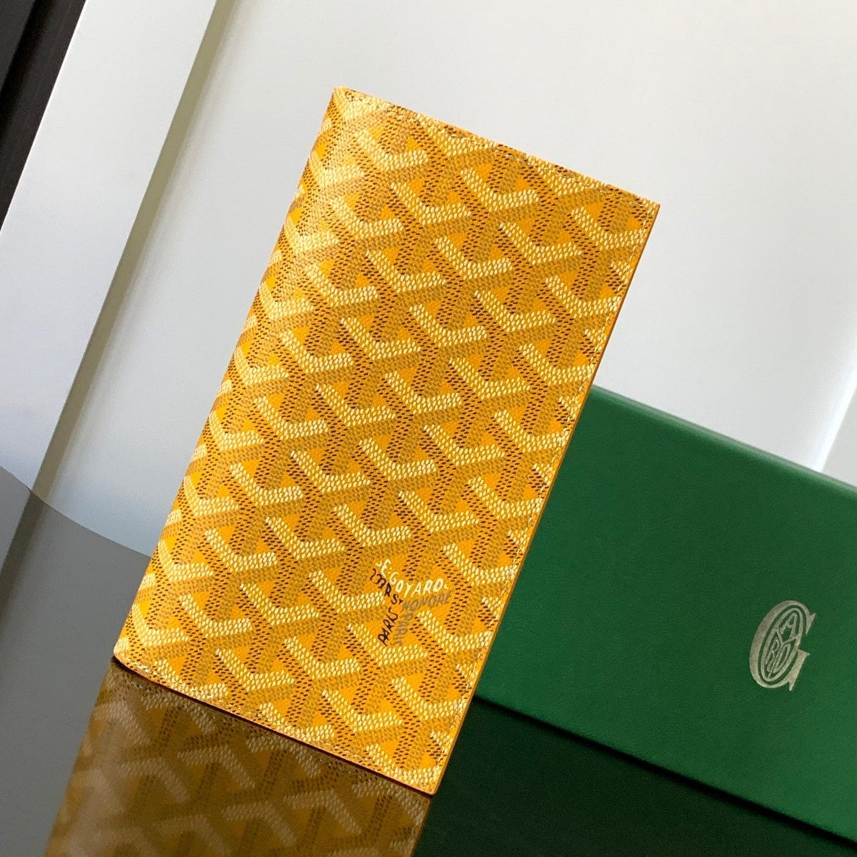 RICHELIEU CHECKBOOK WALLET 19 IN YELLOW GOYARDINE CANVAS AND CALFSKIN