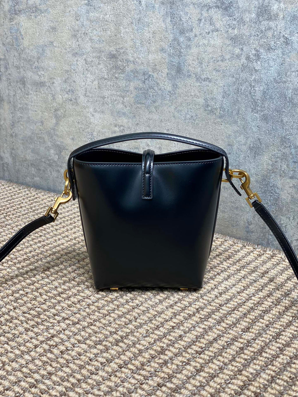LE 37 MINI BUCKET BAG 15 IN BLACK CALFSKIN GOLD HARDWARE