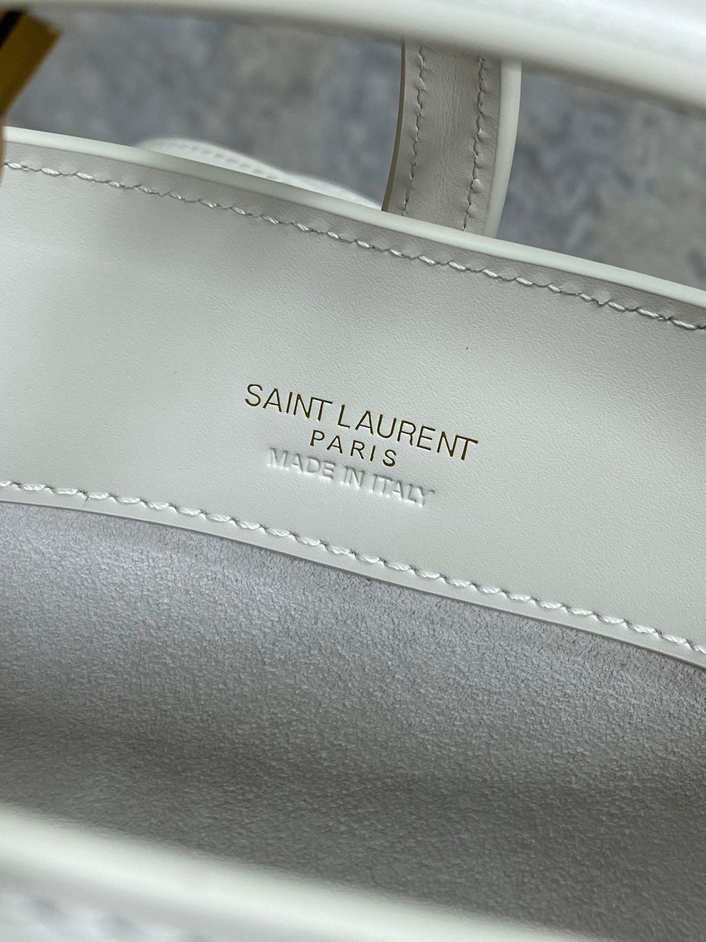 LE 37 MINI BUCKET BAG 15 IN WHITE CALFSKIN GOLD HARDWARE