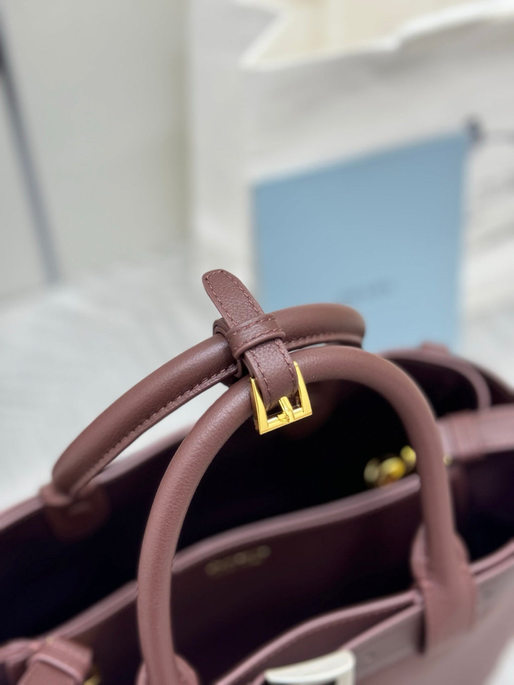 PRADA 25S BUCKLE SMALL HANDBAG 32 IN RICH BROWN CALFSKIN GOLD HARDWRE