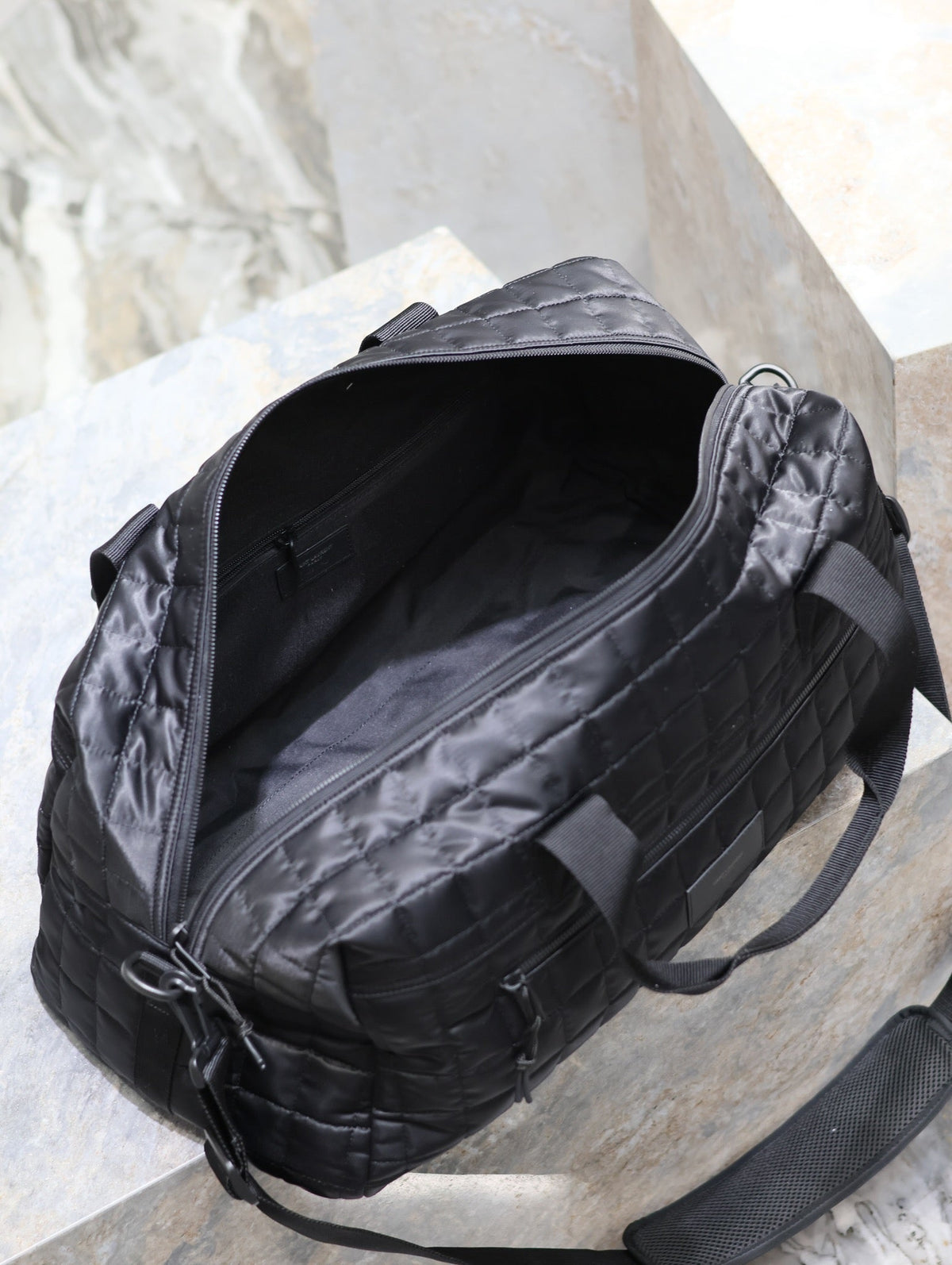 TRAVEL TOTE BAG 50 IN BLACK PLAID NYLON
