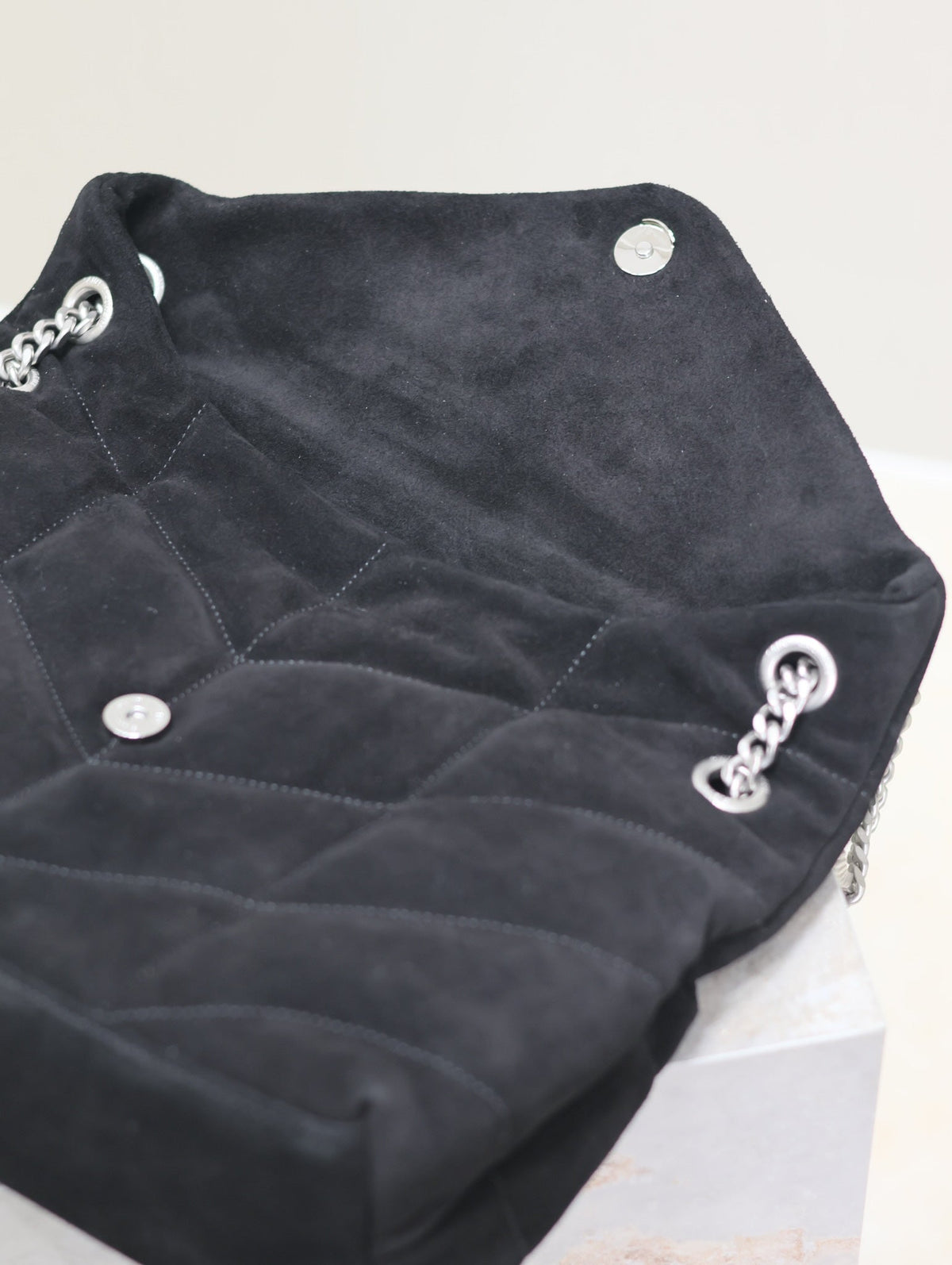 YSL 25S LOULOU PUFFER GM 35 IN BLACK SUEDE SILVER HARDWRE