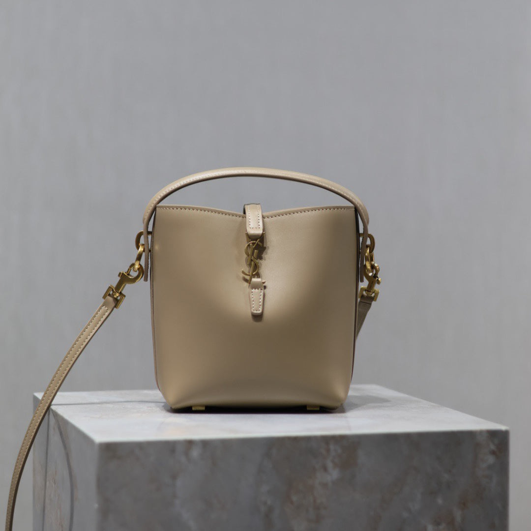YSL 25S LE 37 BUCKET 15 IN BEIGE CALFSKIN GOLD HARDWRE